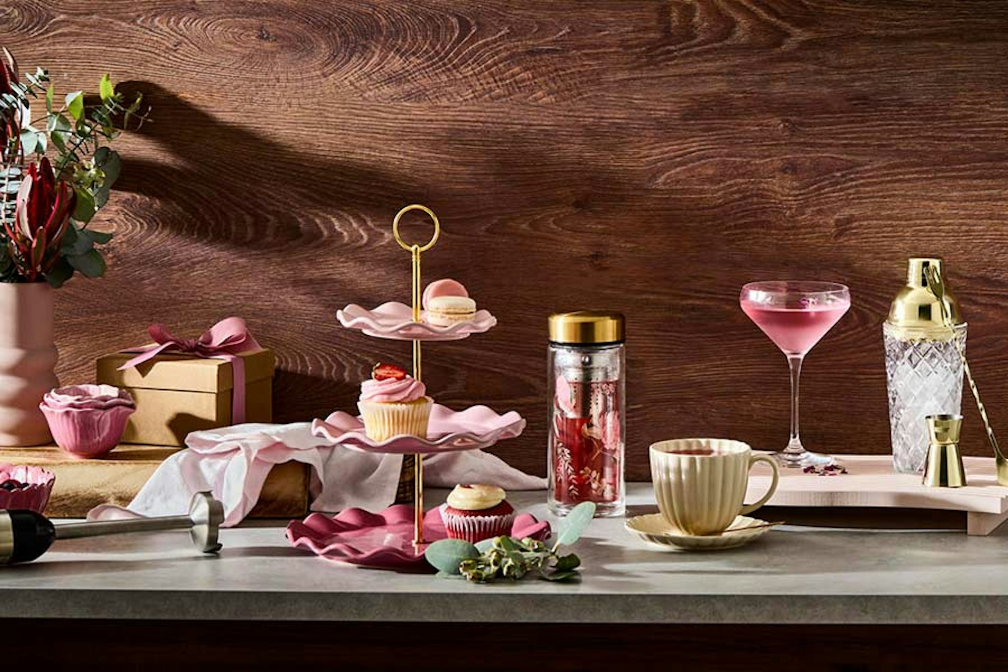 Kitchenware, bakeware, servingware & barware gifts for her