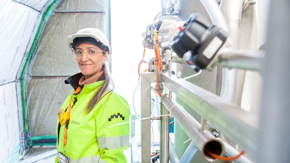 Fida Abu Libdeh at Geosilica's production facility