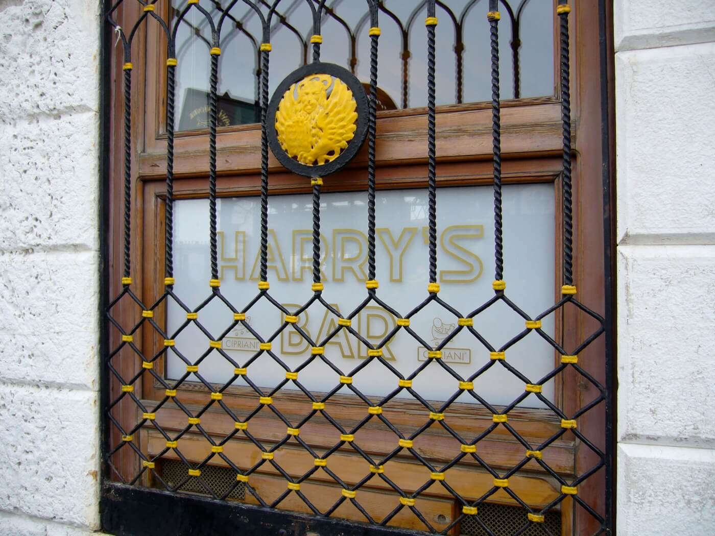 harrys bar venice human experience design - Green Room