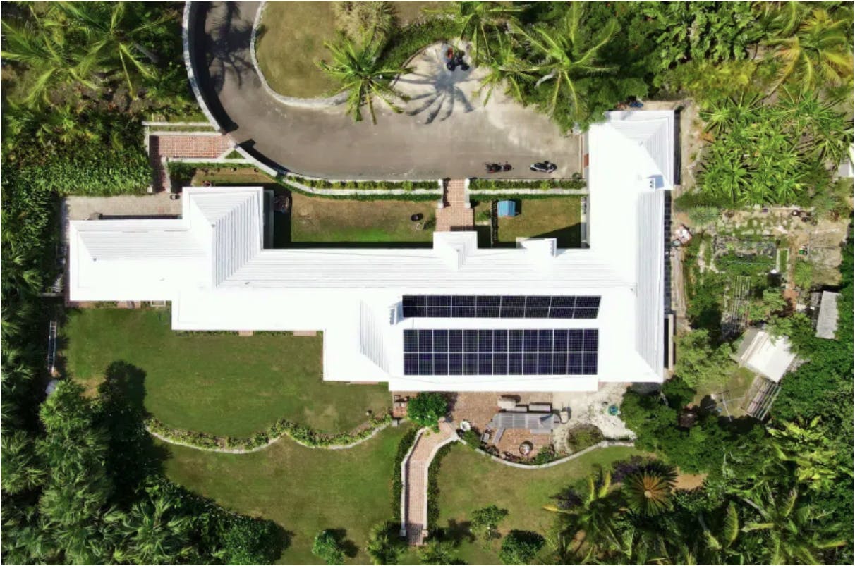 42 Solar Panels + 4 Tesla Powerwalls