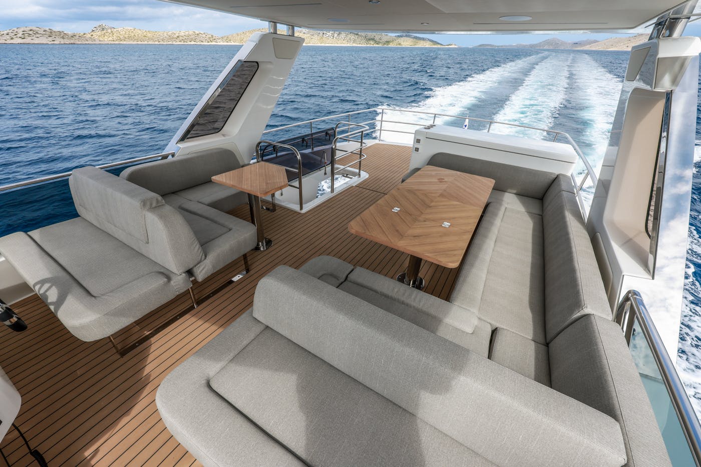 Greenline 58 flybridge space