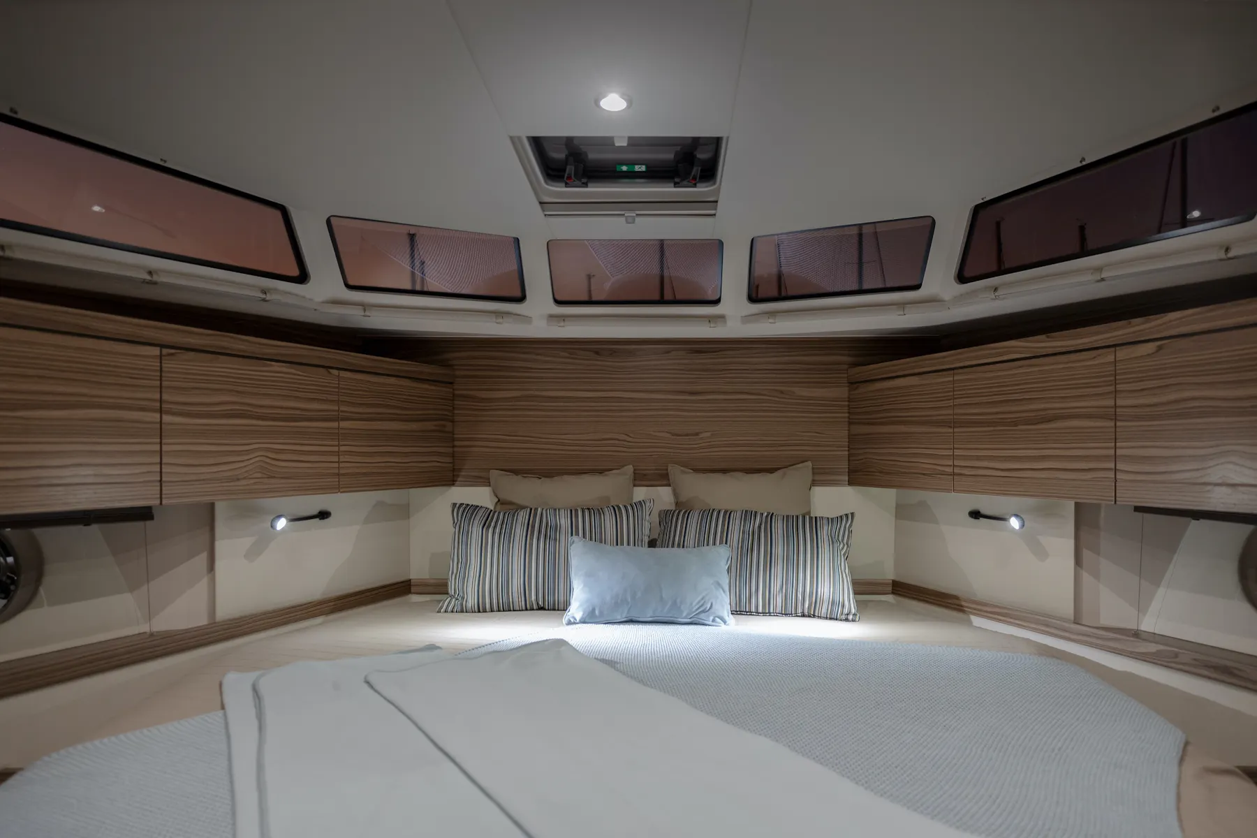 Greenline 40 master bedroom