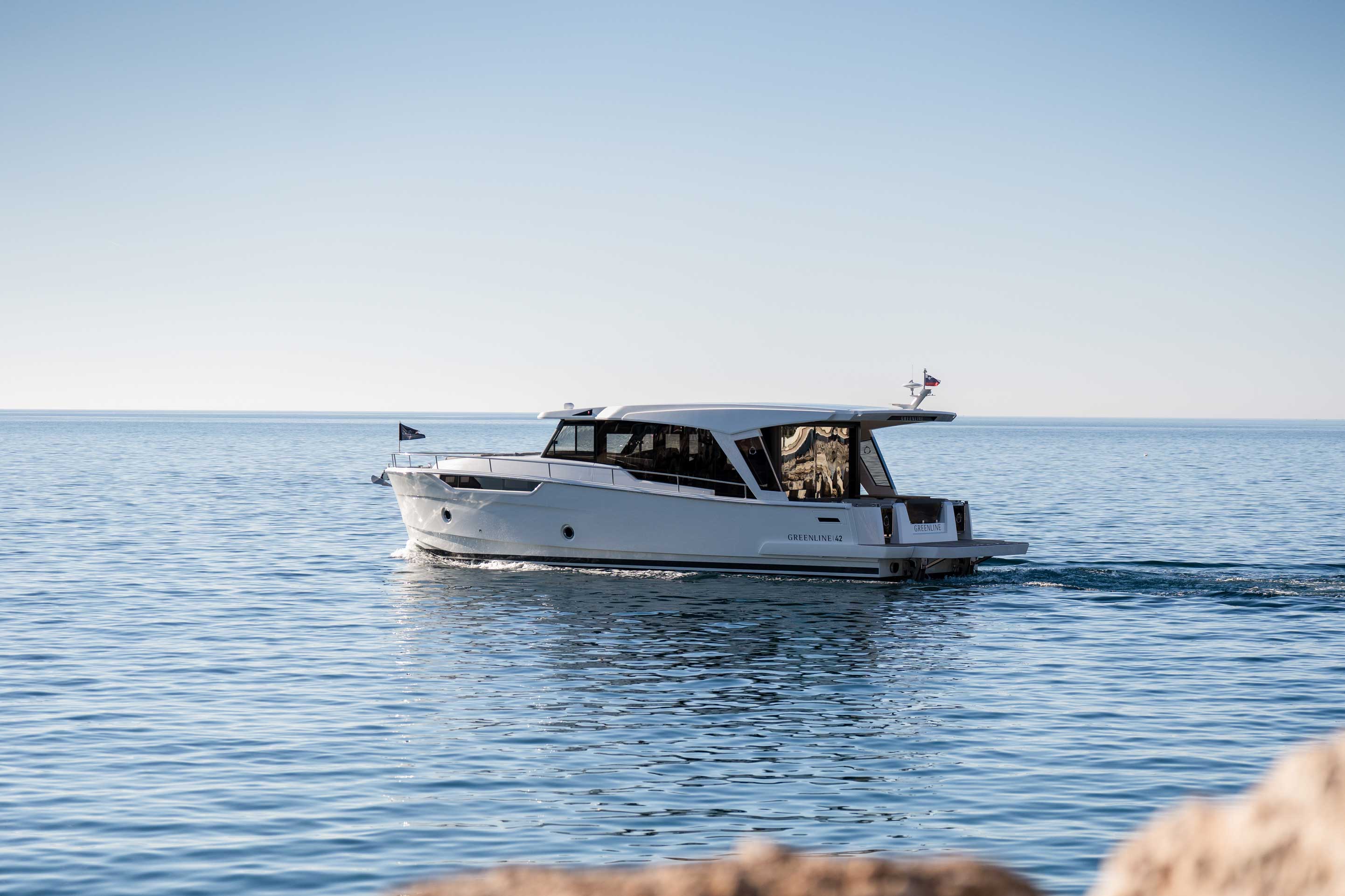 Greenline 42 driving