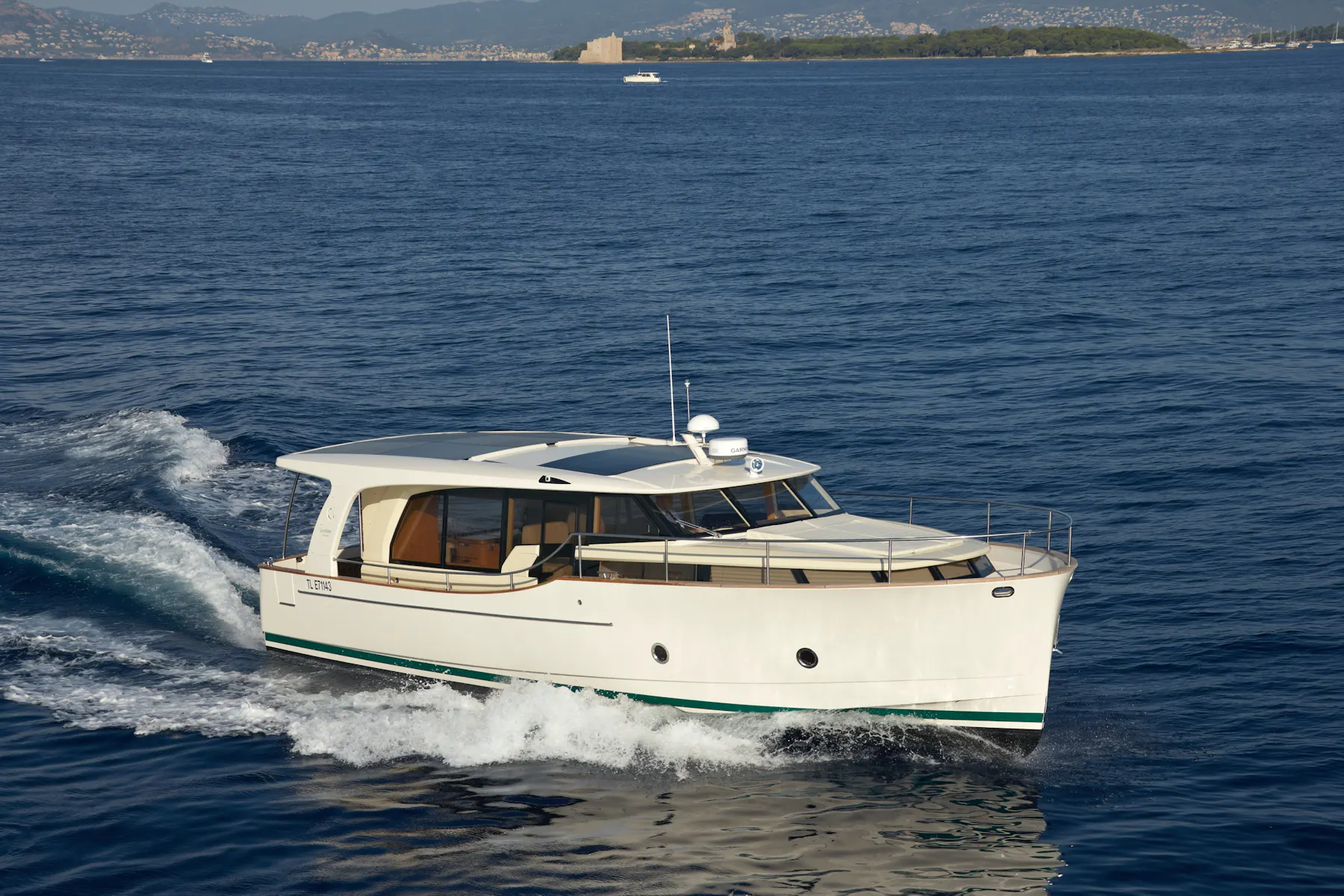 Greenline 40 exterior view 2