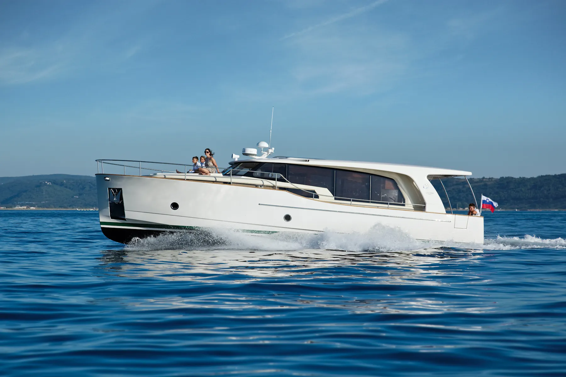 Greenline 40 exterior view 4