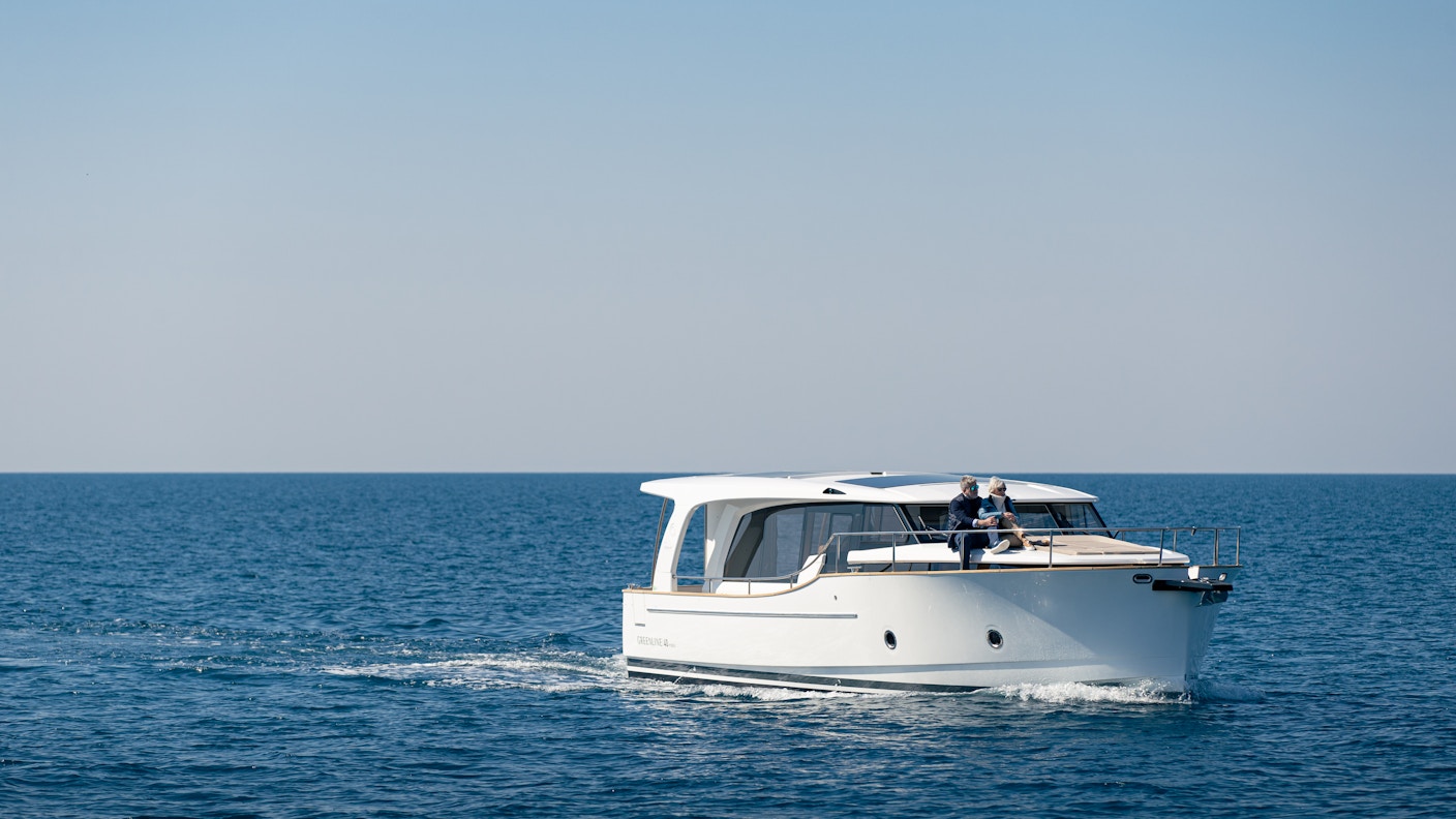hybrid sailing yachts