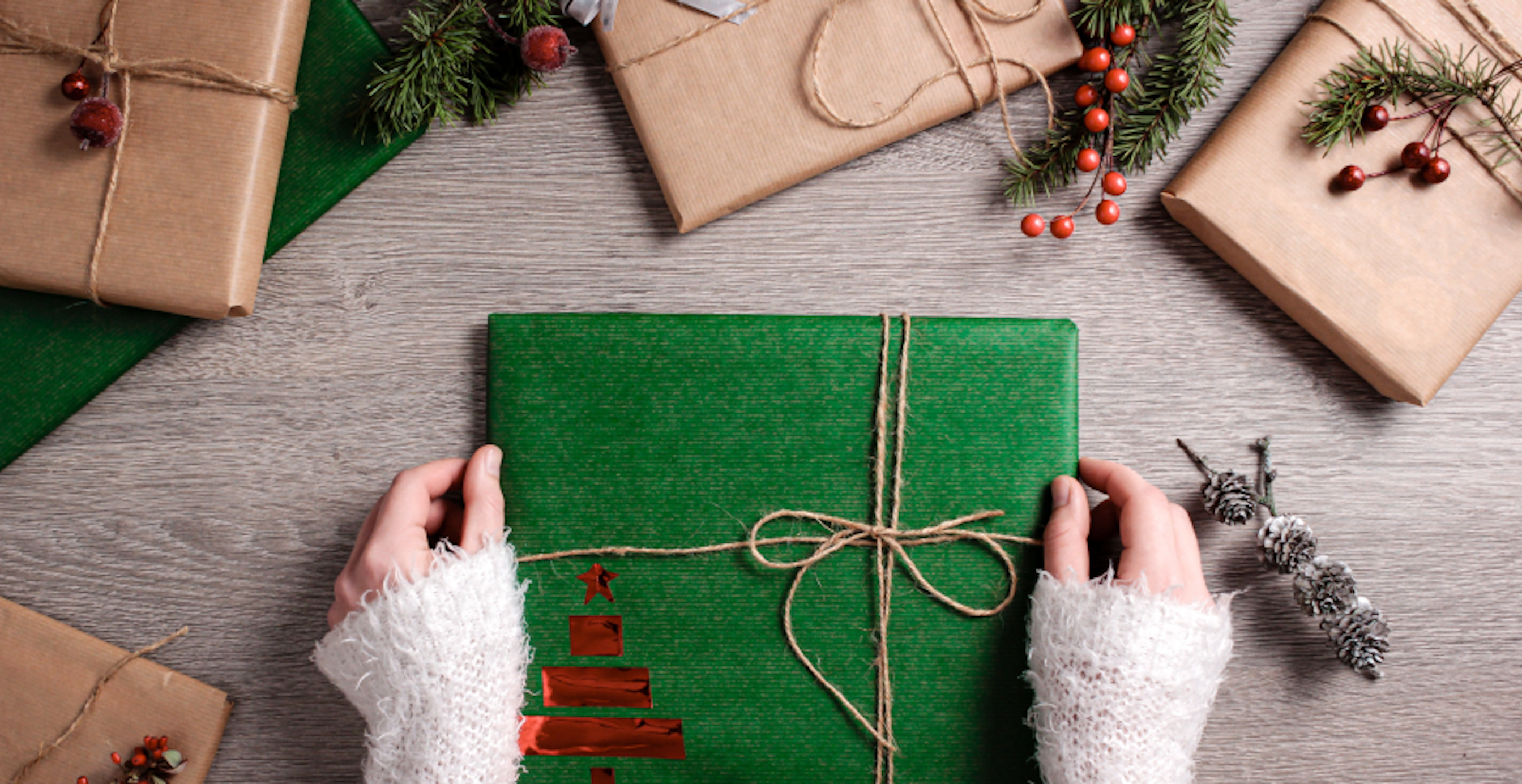 sustainable wrapping of xmas presents