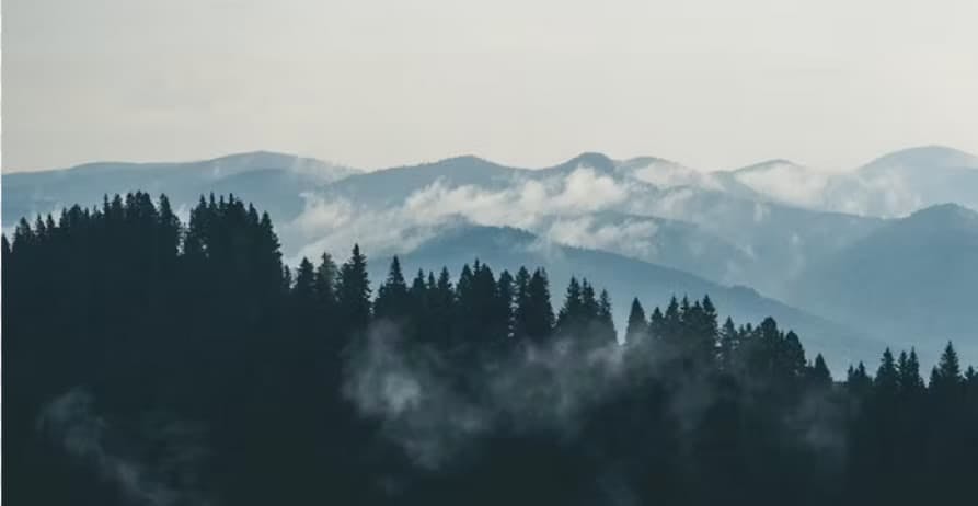 cloudy mountainscape