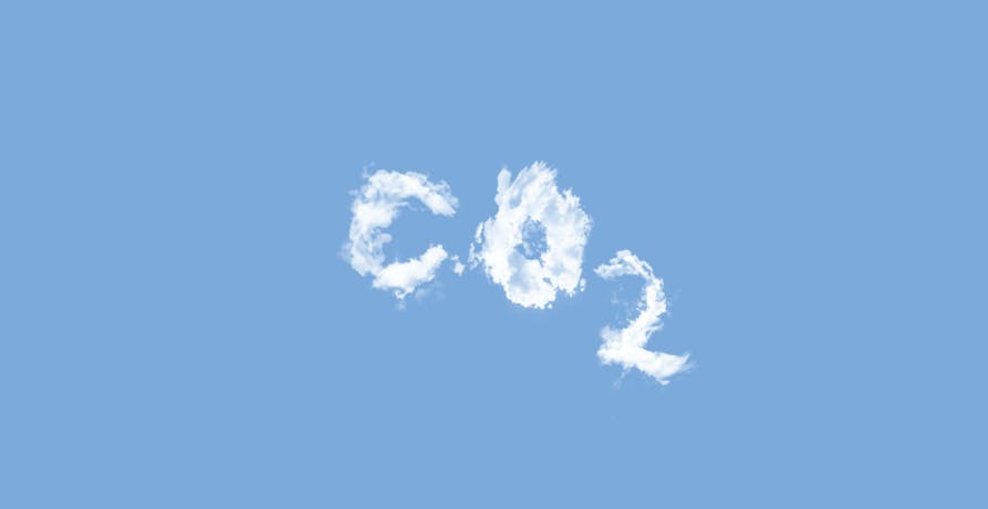 Nuages formant le mot CO2 dans le ciel