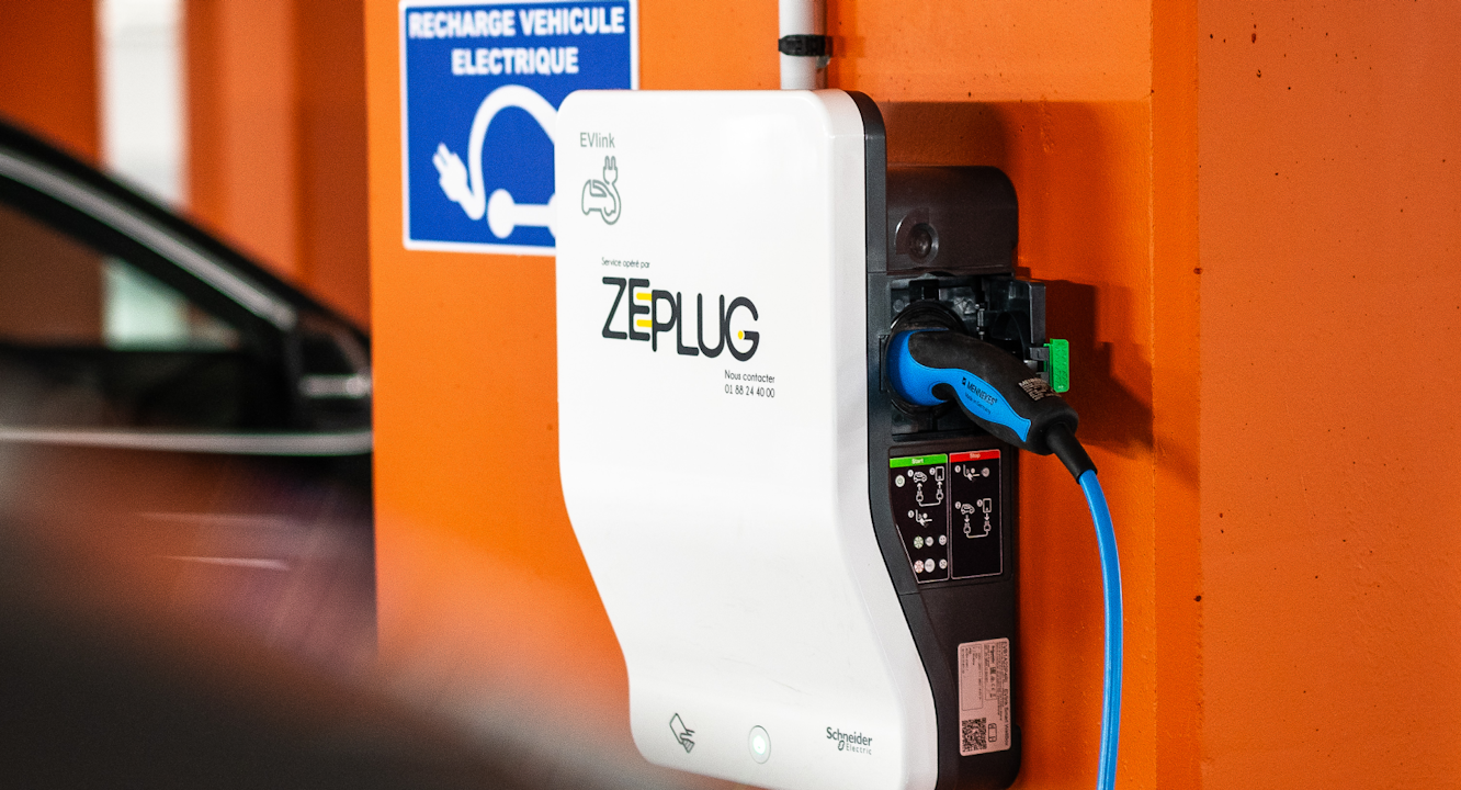 2e35a70d f61d 4d06 acb5 6cc0bfd1bea6 Group+40059zeplug+2
