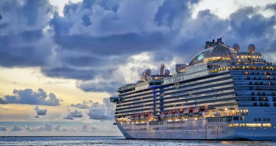 cruise ship cloudy sky
