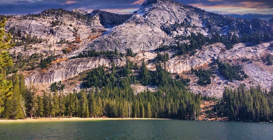 Yellowstone National Park mountain and lake and trees