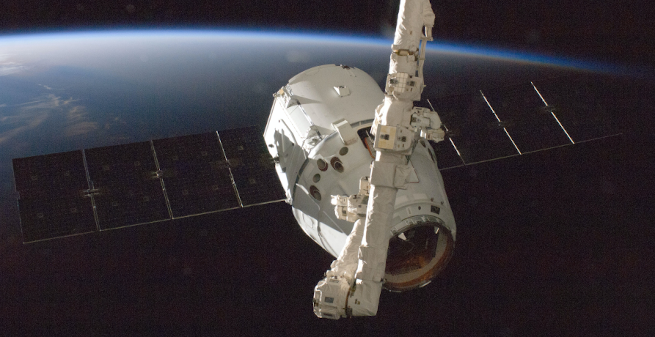 satellite dans l'espace
