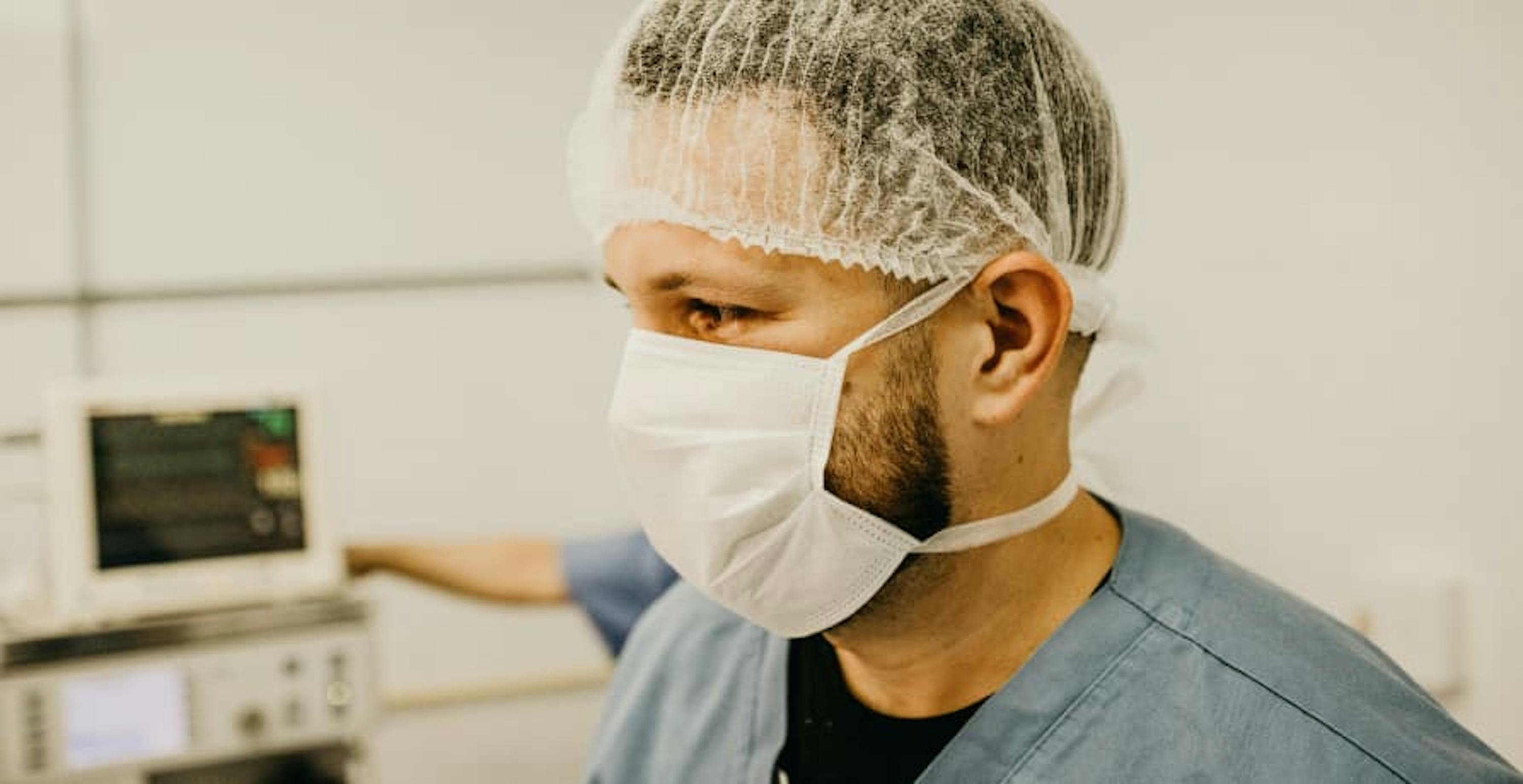 Doctor wearing facemask