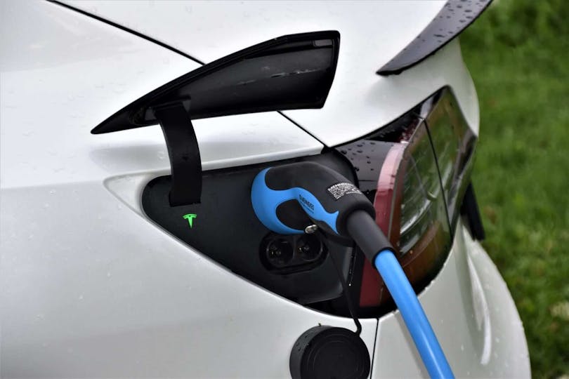 Rechargement d'une voiture électrique