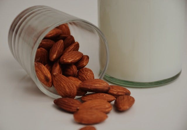 Almond and milk 
