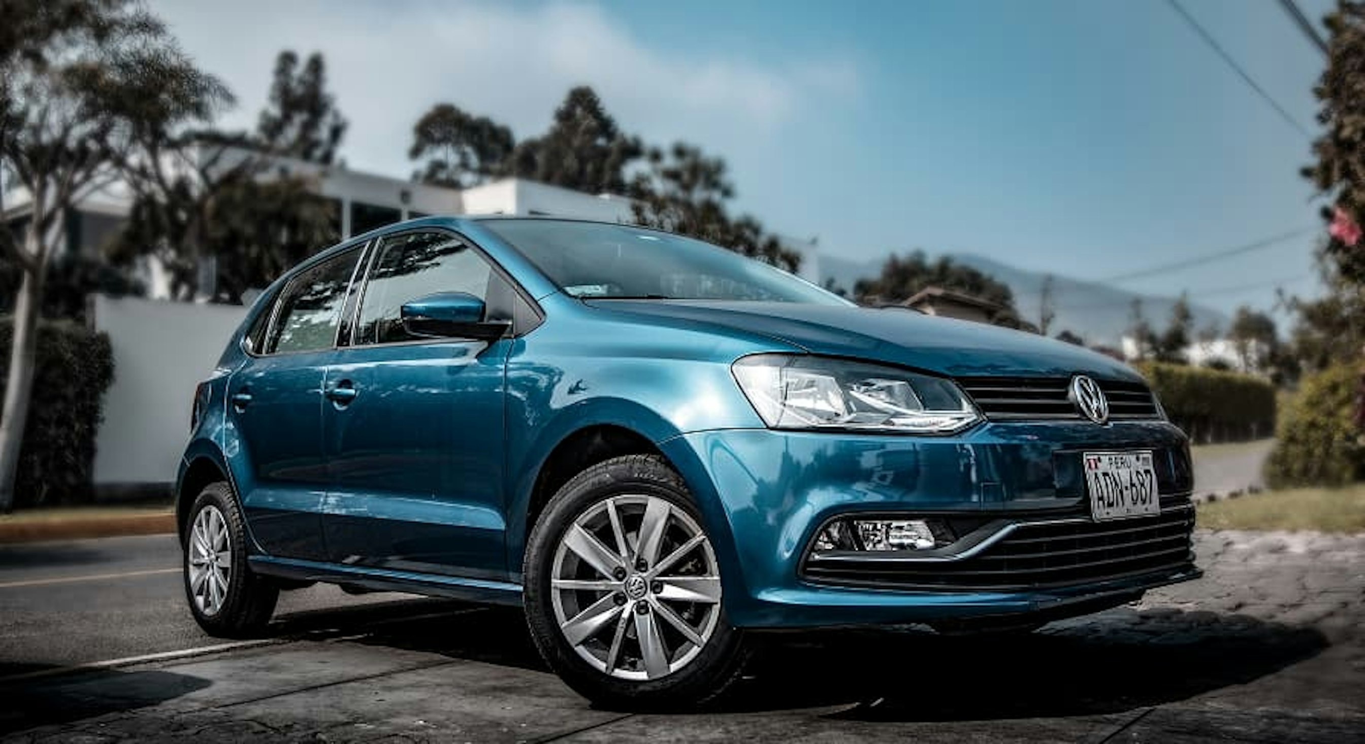 blue volkswagen