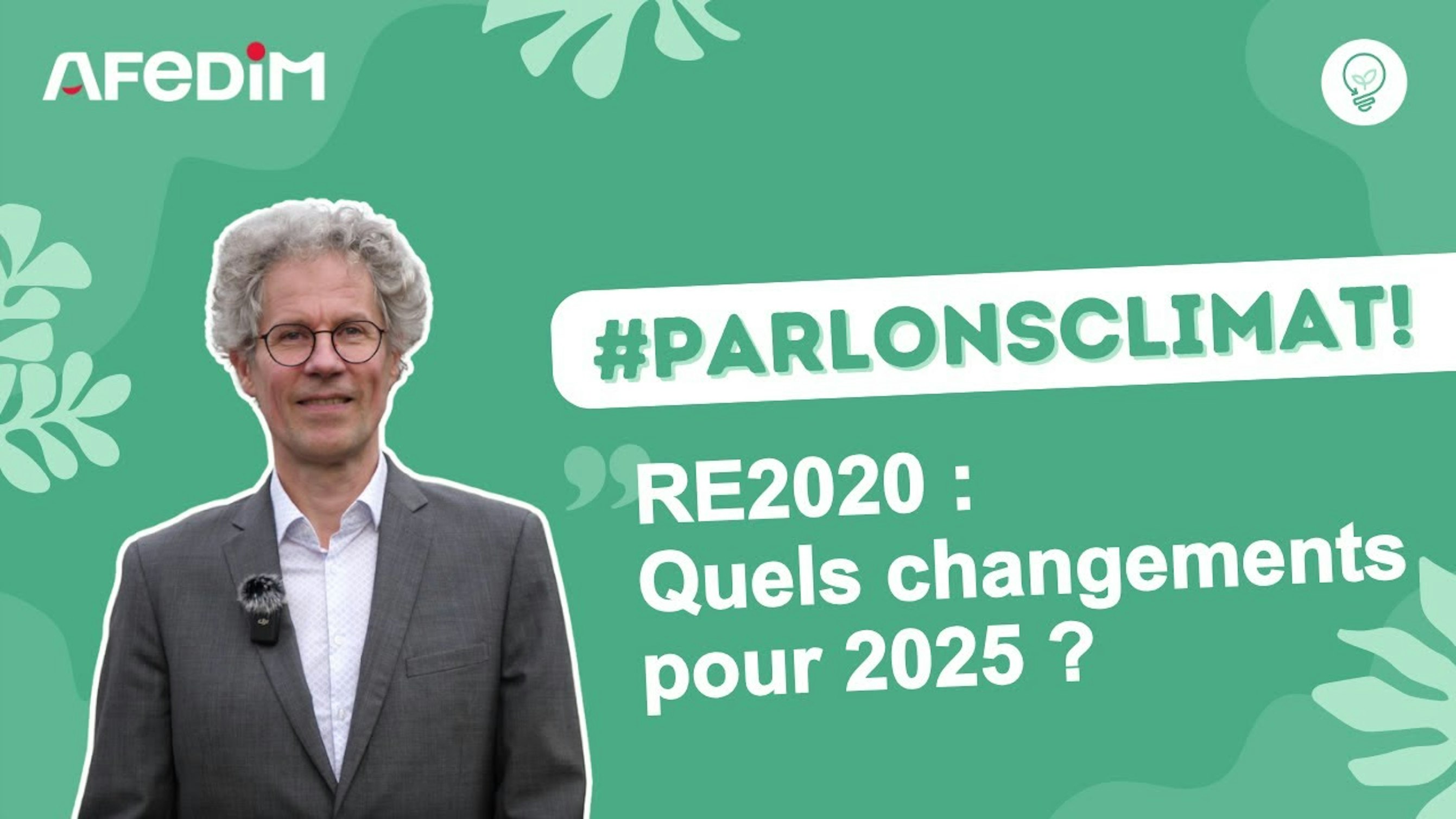 Monsieur présentant un sujet