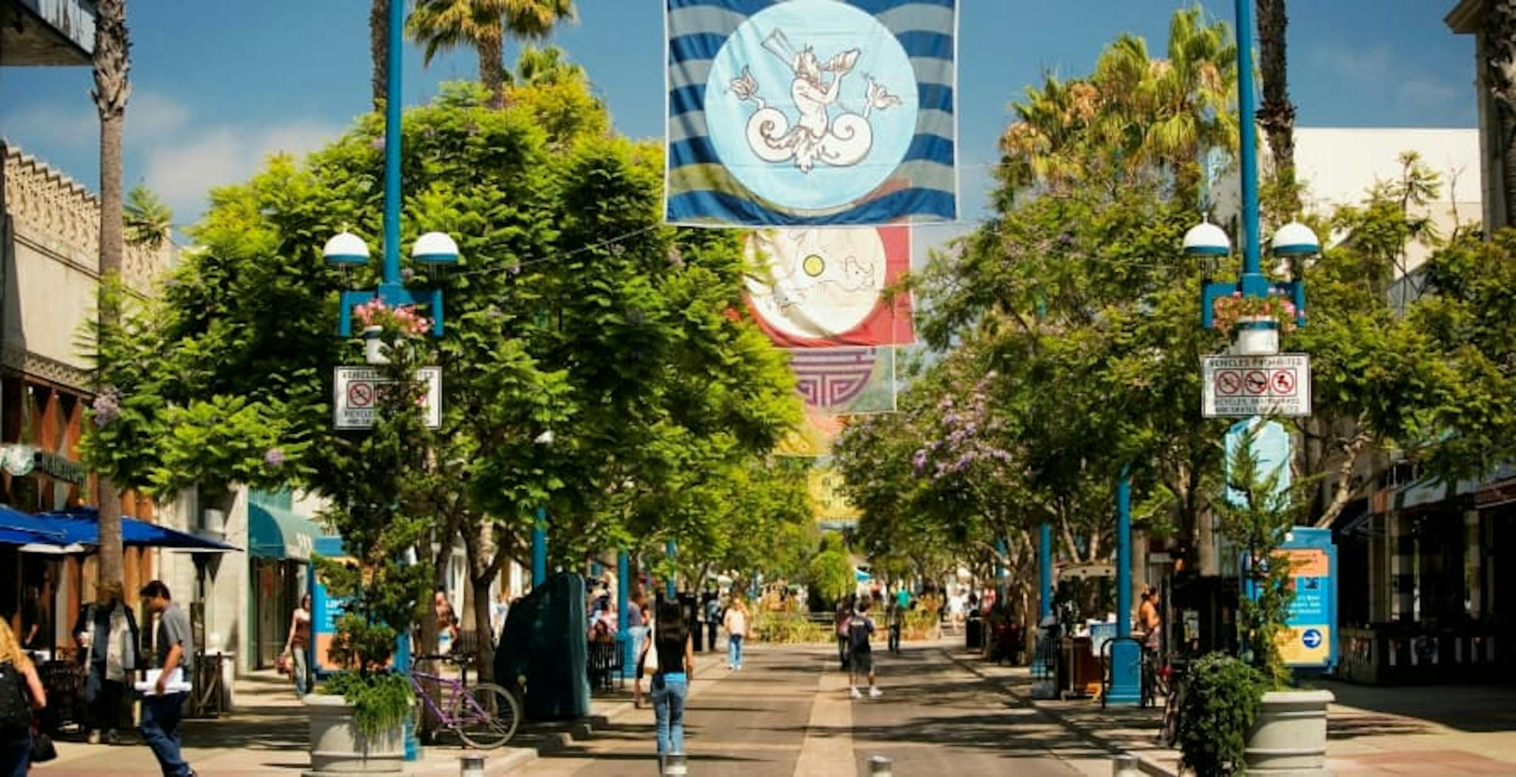 shopping street in LA