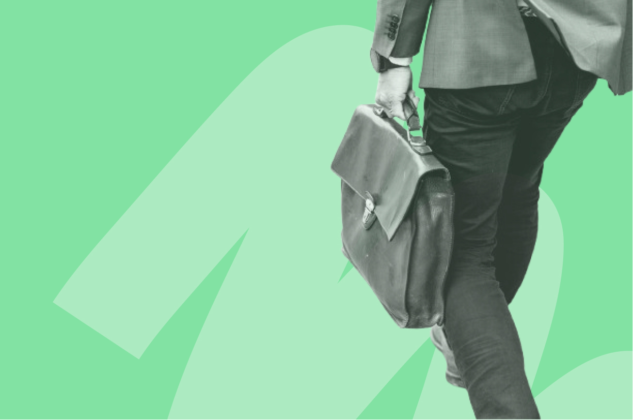 ein Mann mit einer Aktentasche