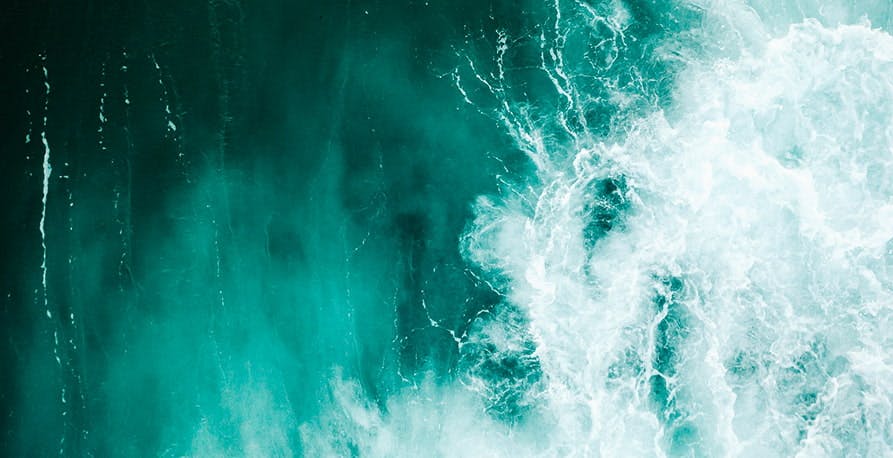 de l'eau et de l'écume