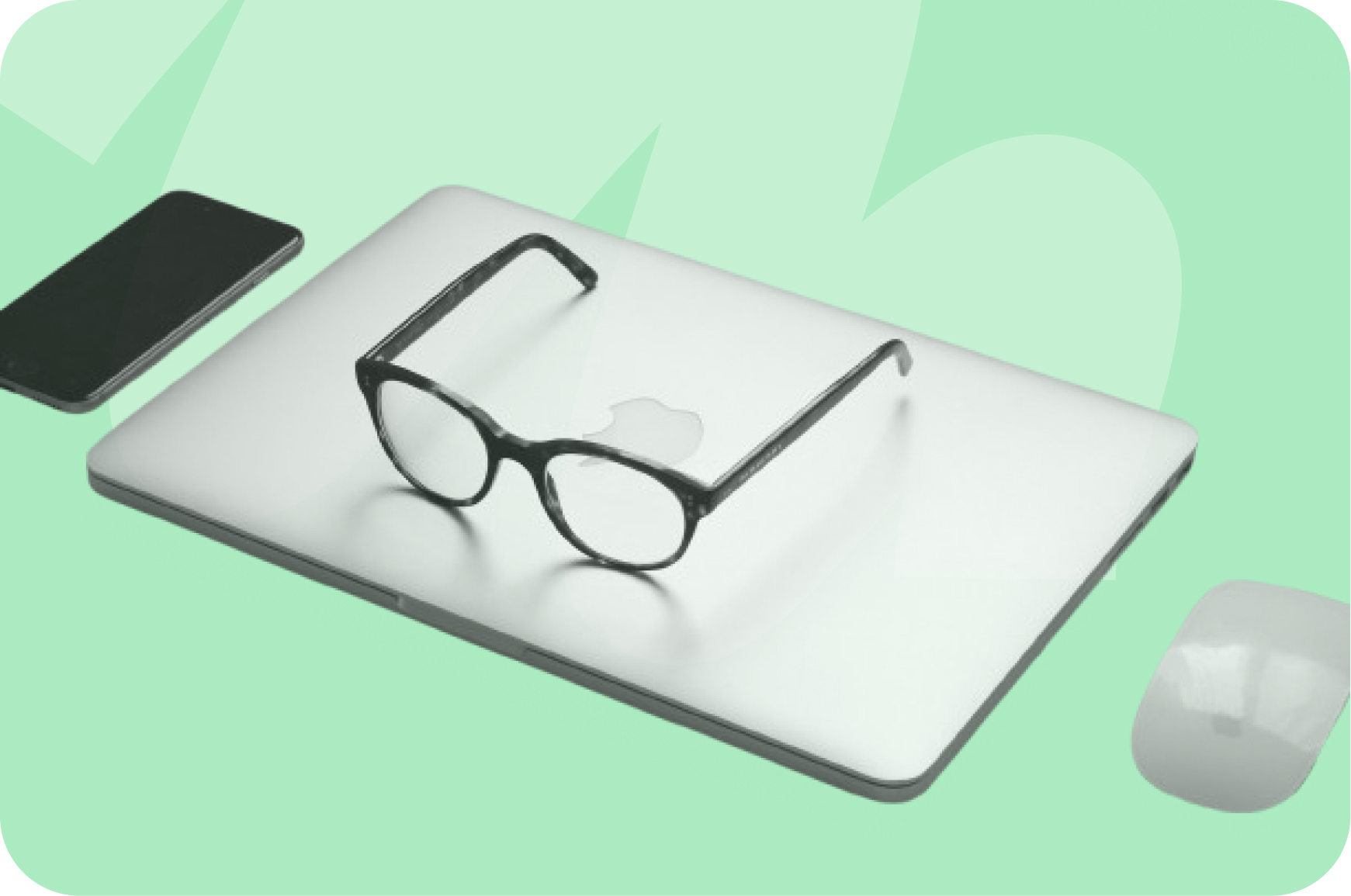 des lunettes sur un ordinateur