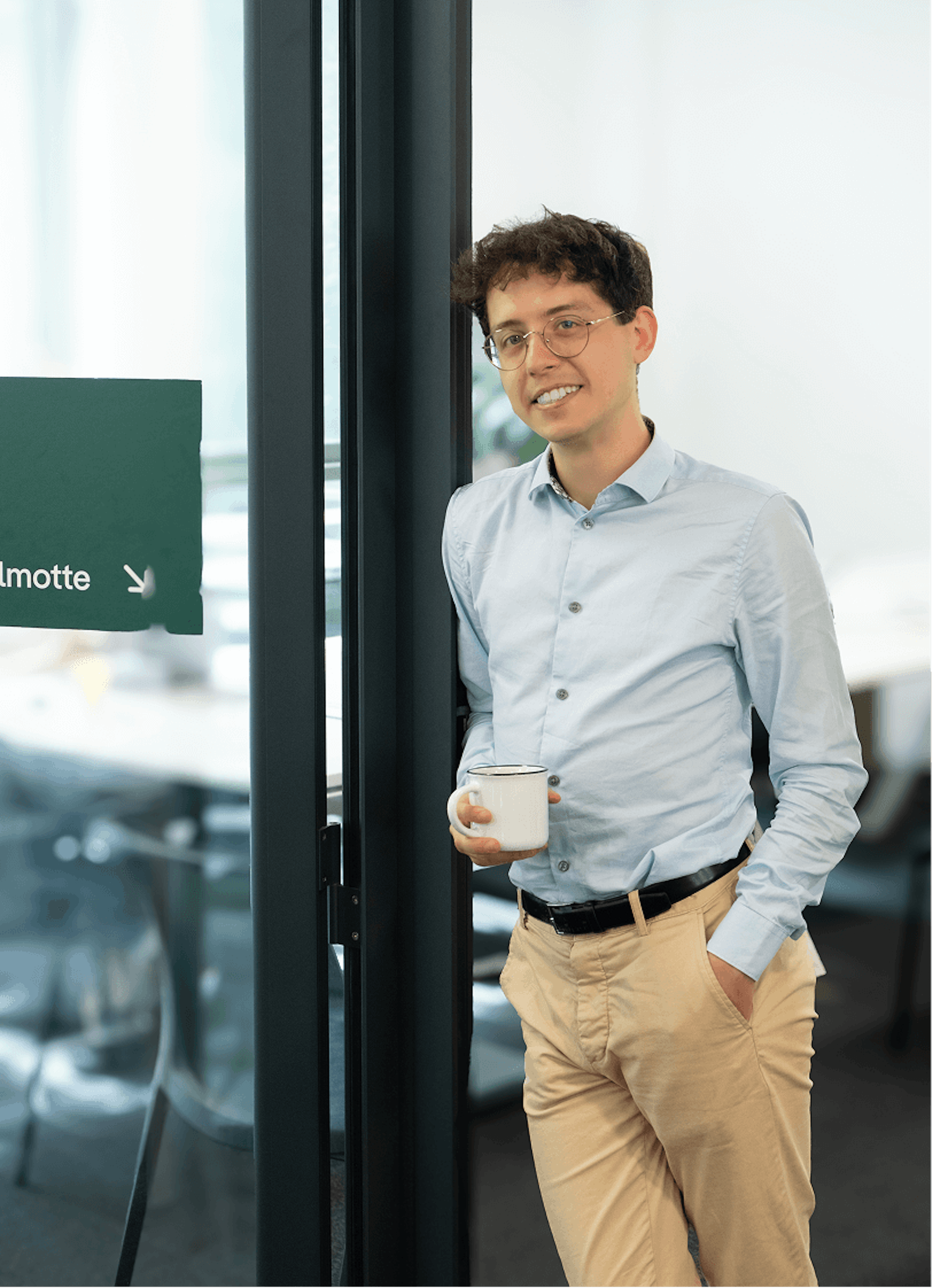 AVpyRHNYClf9owns workplace 4