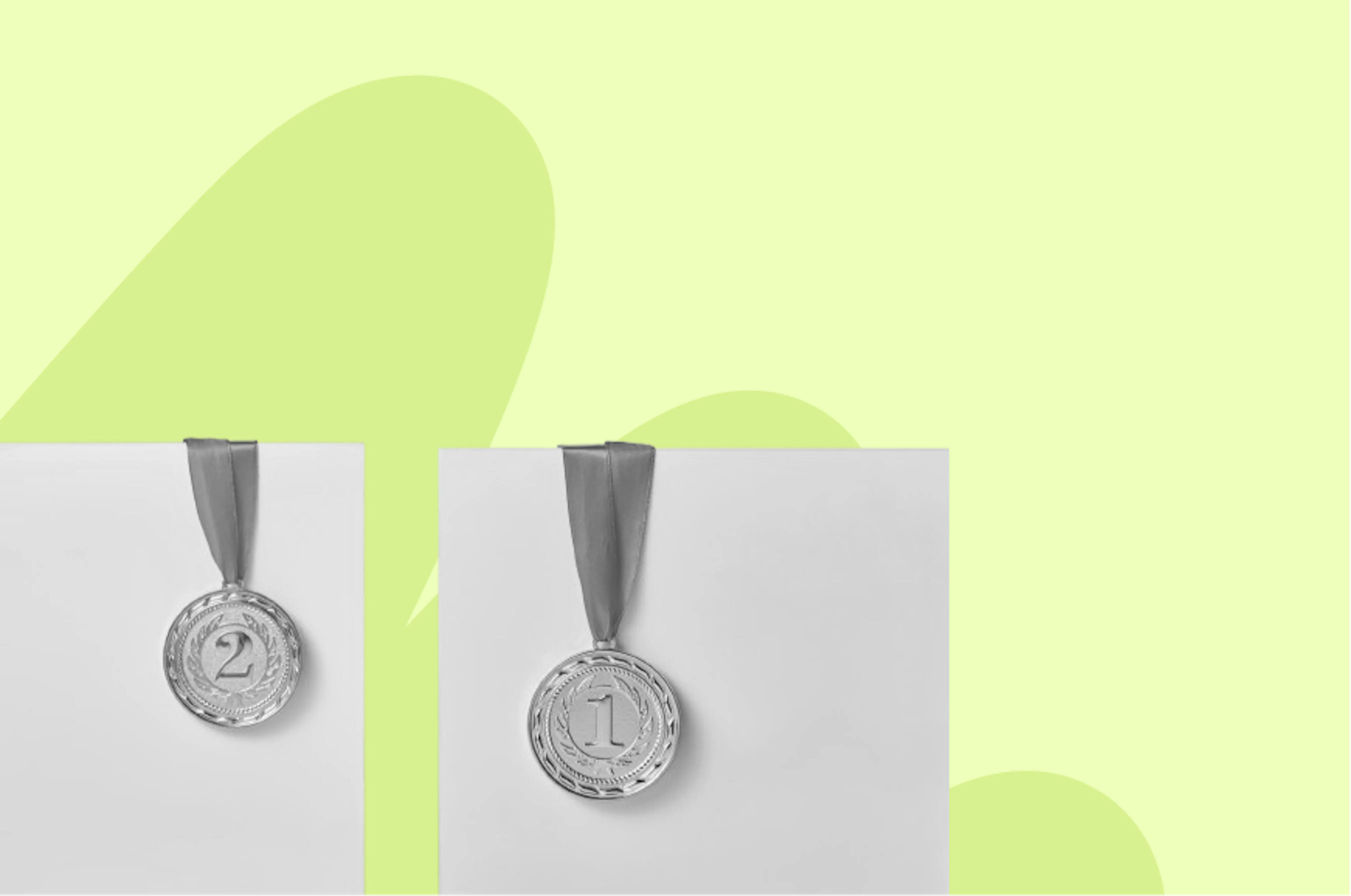 podium avec deux médailles