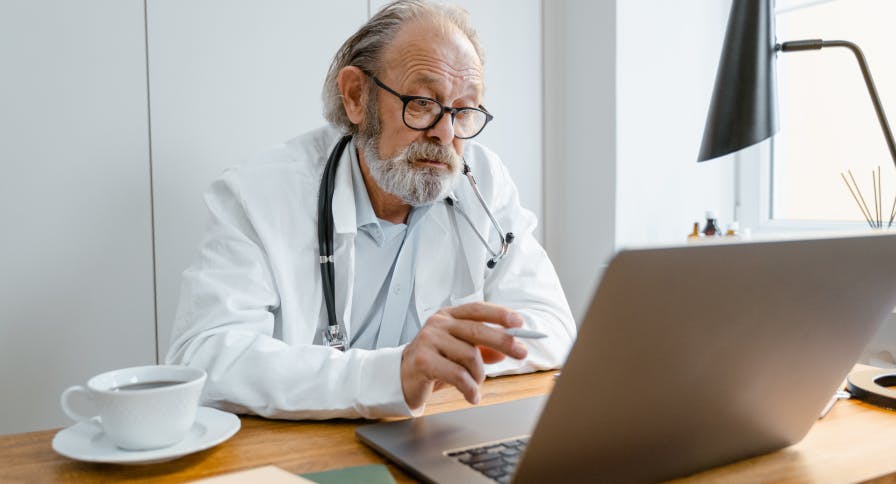 B7880634 00ea 42a6 a740 b92f2584291f medecin