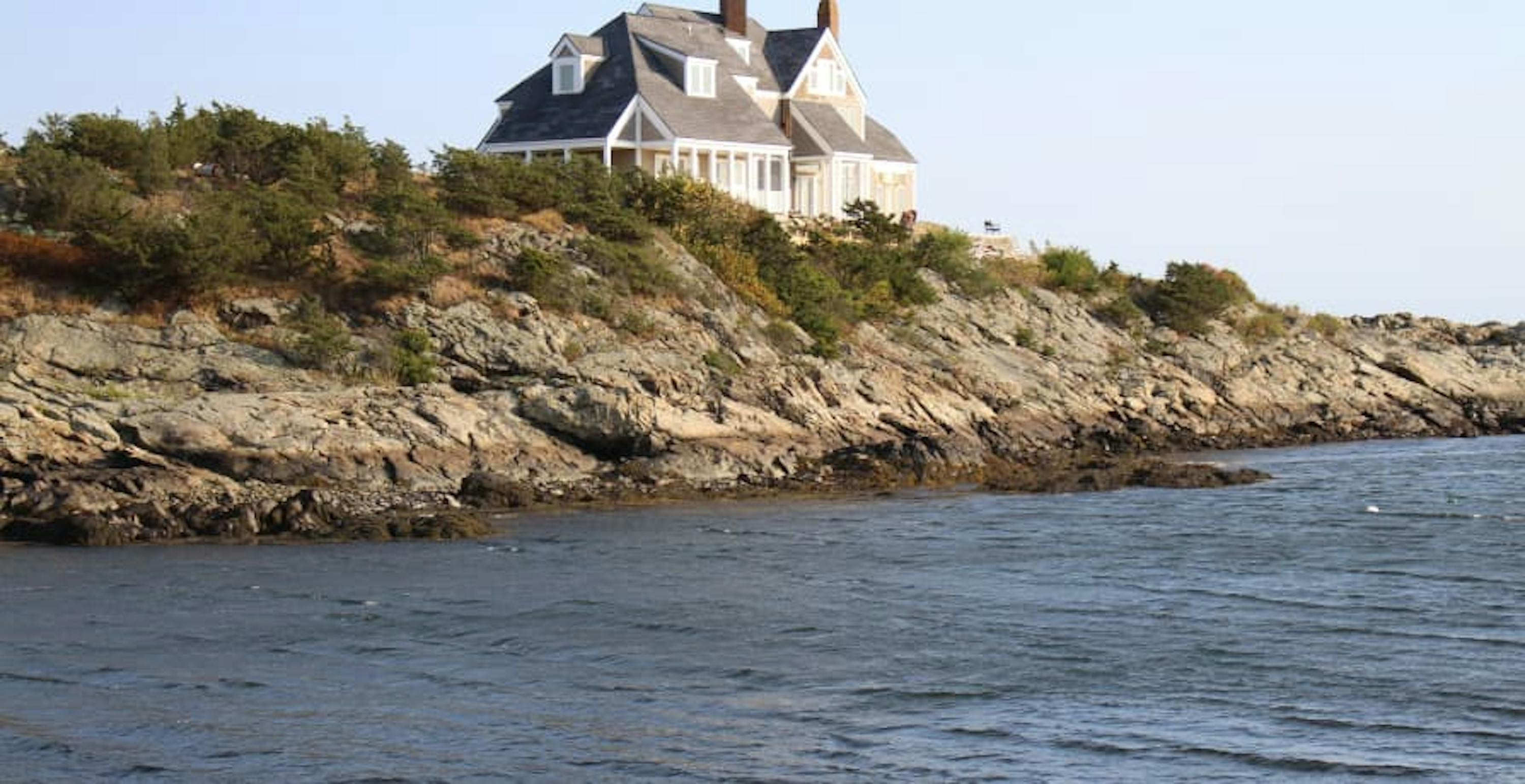 Newport Beach Rhode Island house on water