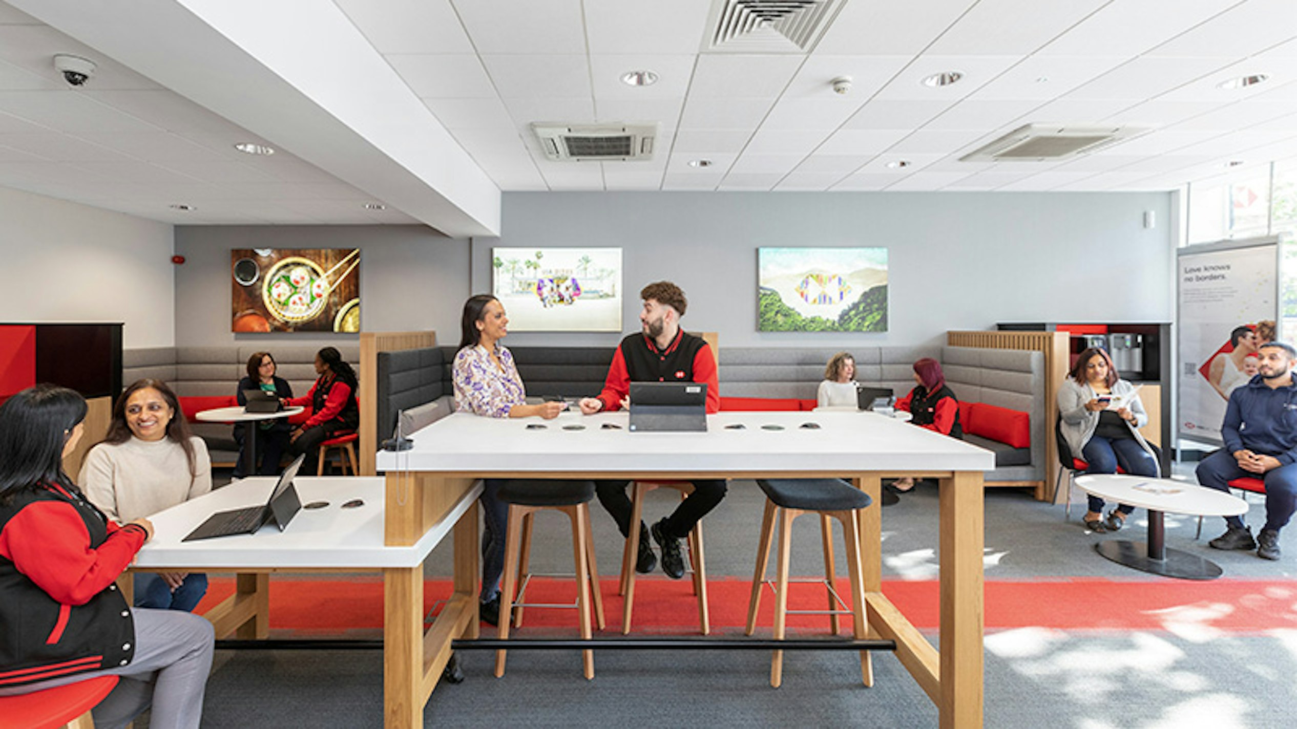 C68ca1bd fd86 4e3a b420 600bf874c3aa hsbc team