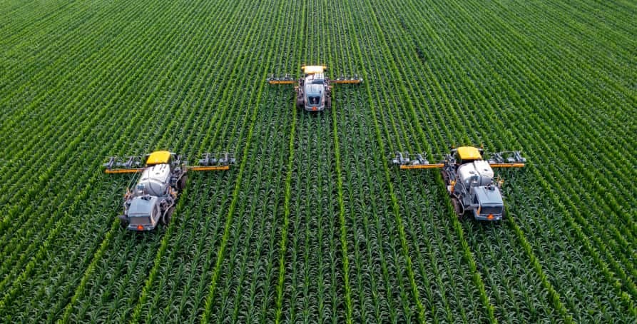 water irrigation on cars for farm