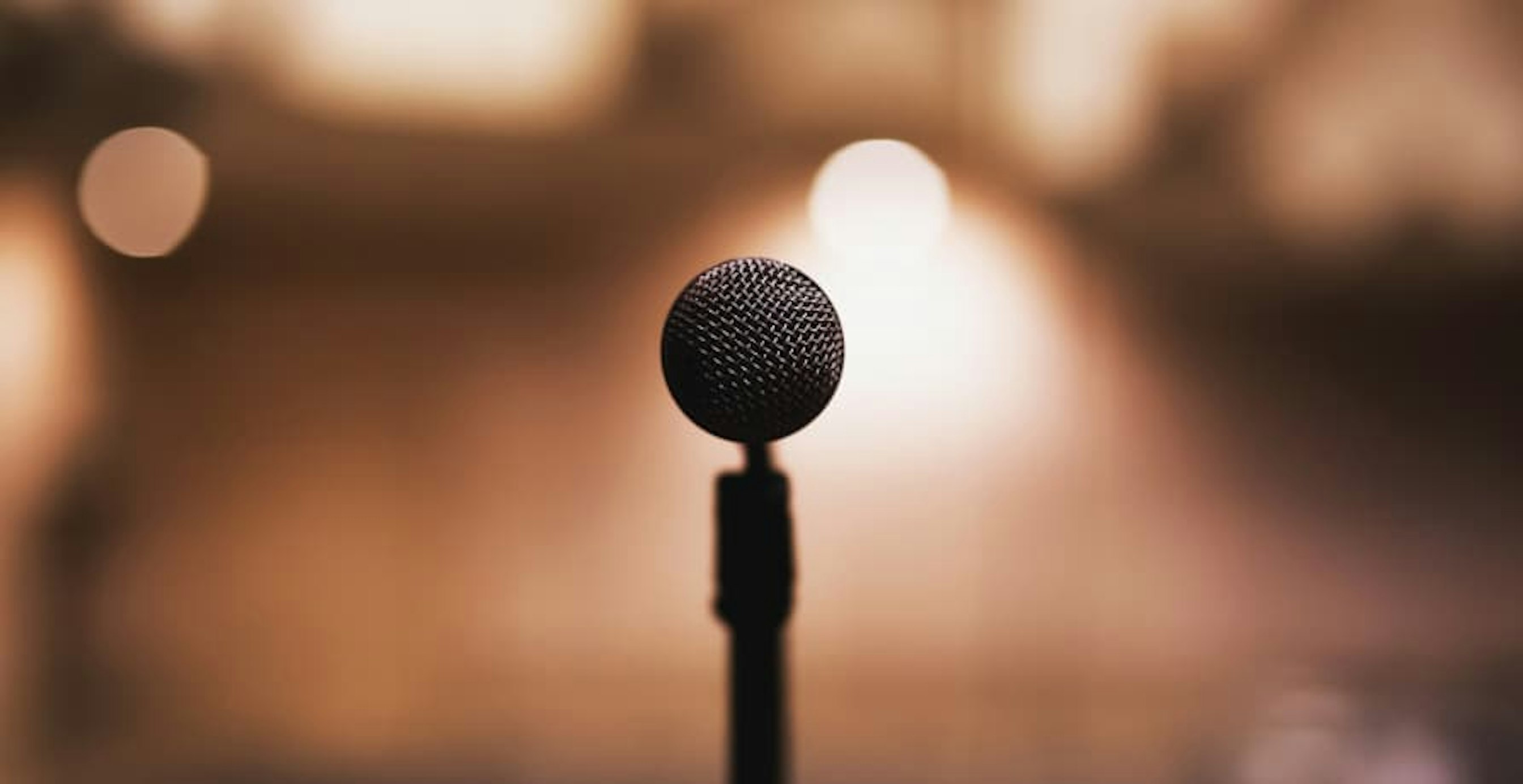 Microphone in centre stage