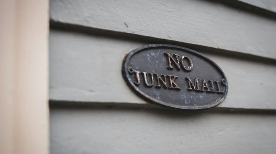 no junk mail sign outside of house