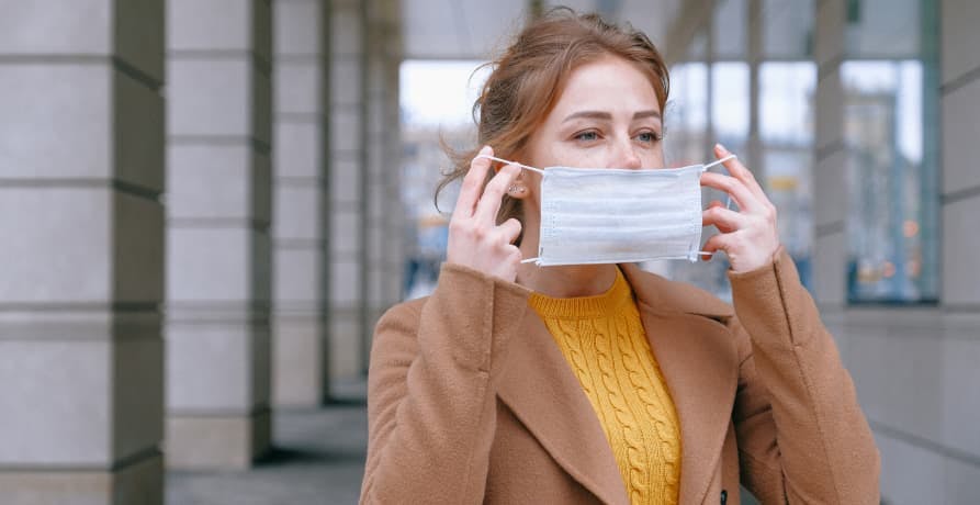 woman wearing a face mask