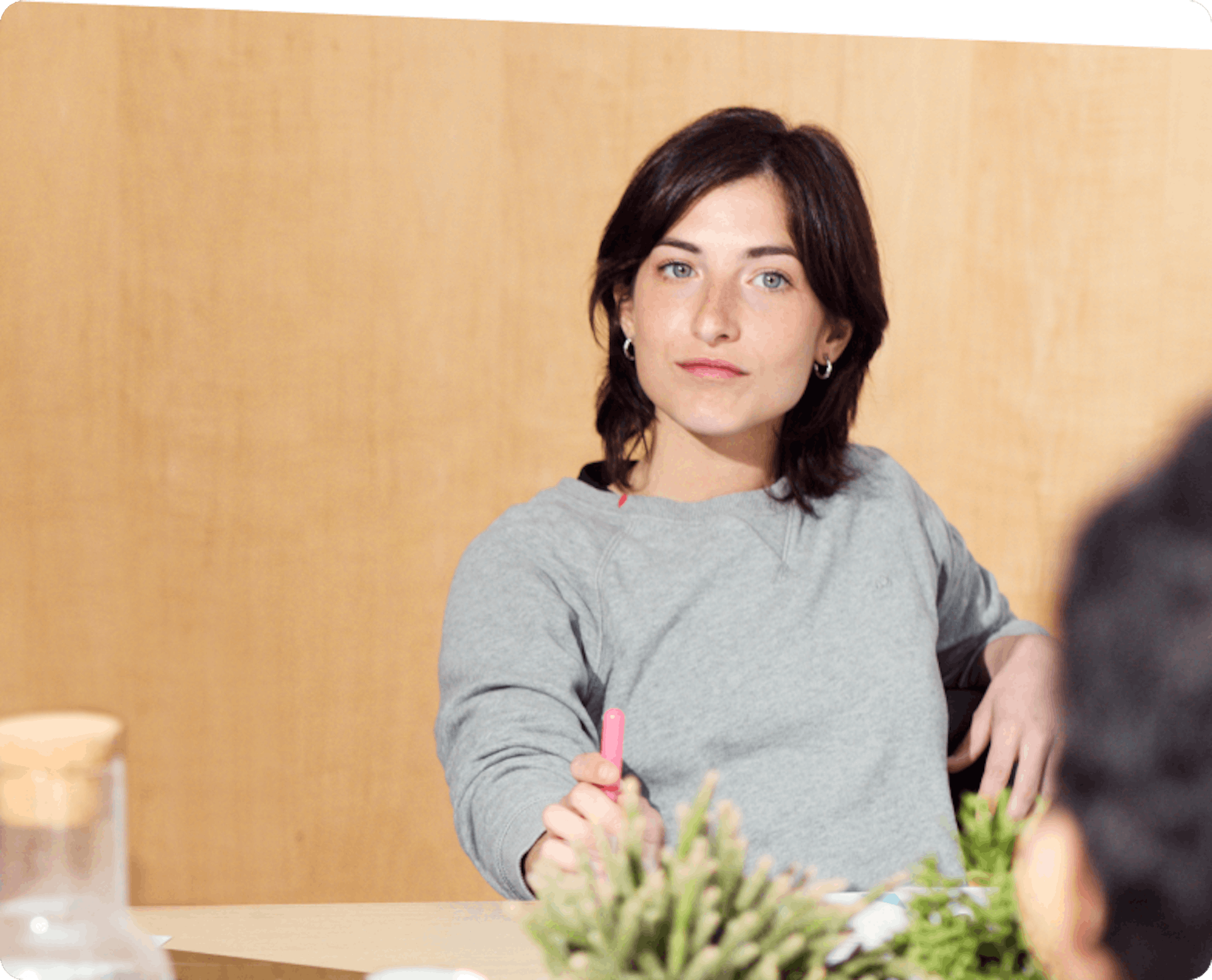 femme avec plantes