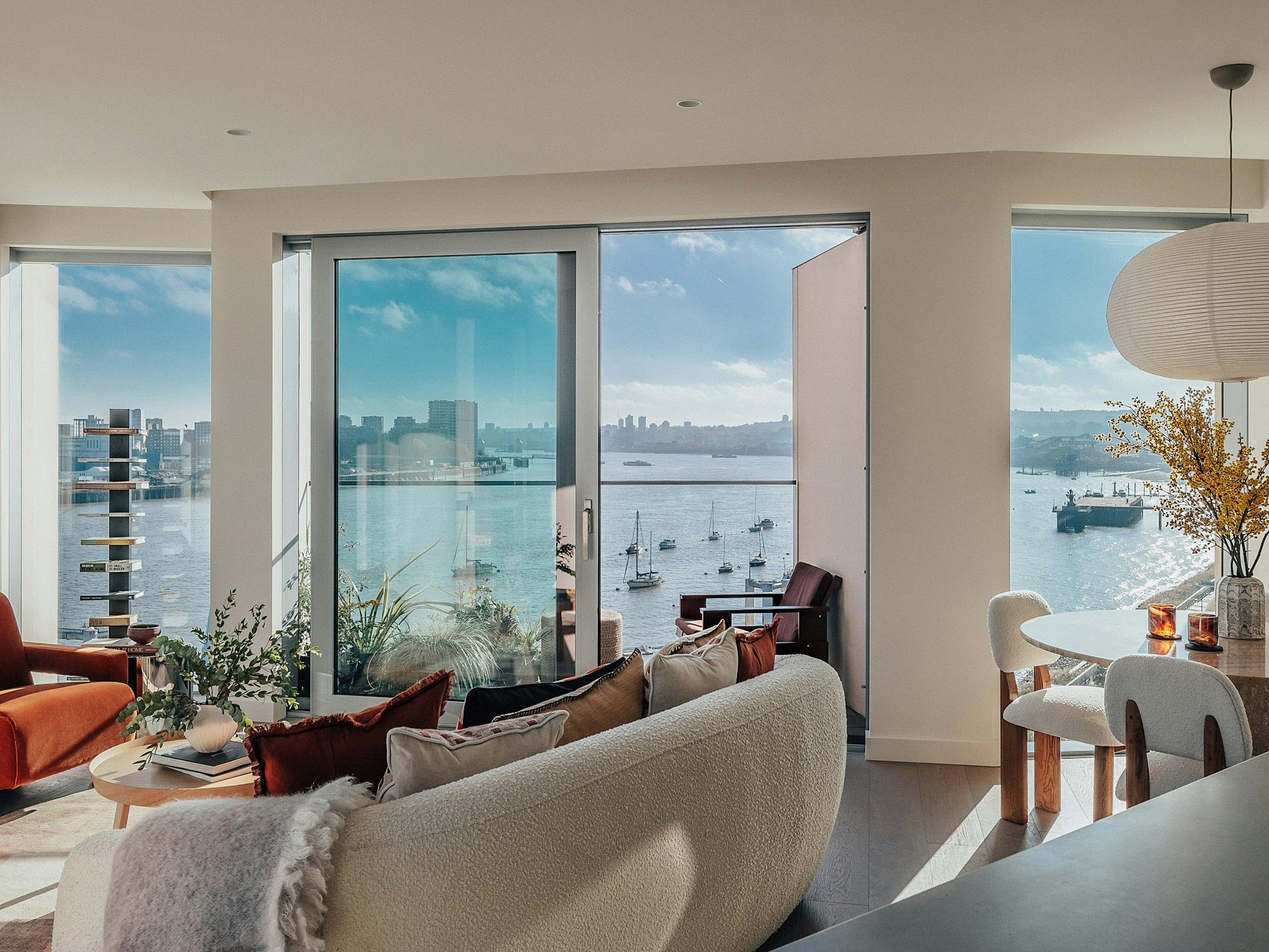 peninsula riverfront in greenwich peninsula