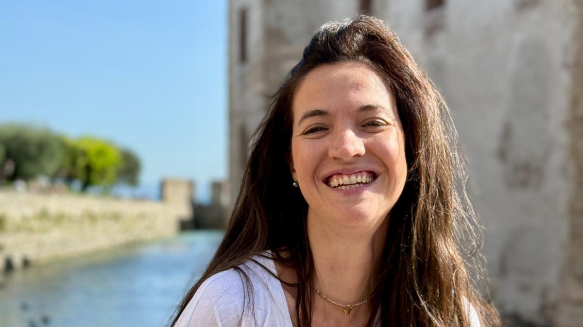 Jenny De Pretto is an artist, and a yoga teacher