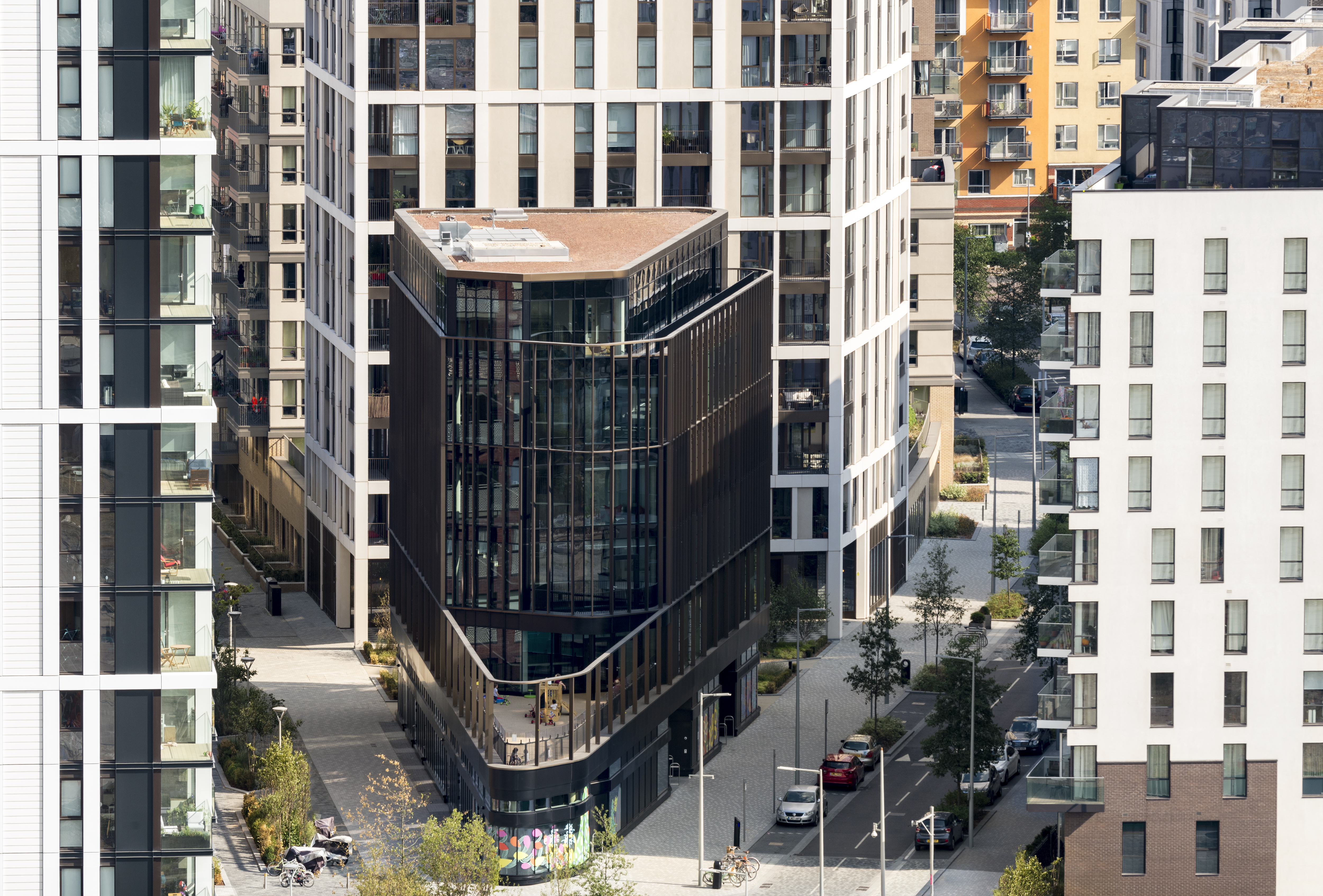 Peninsula Gardens offers access to a range of resident amenities