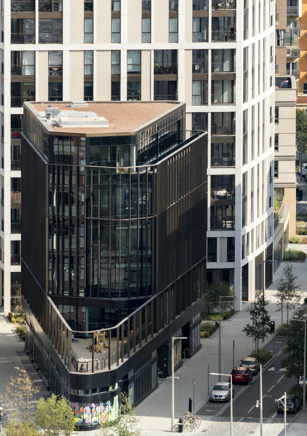 Peninsula Gardens offers access to a range of resident amenities