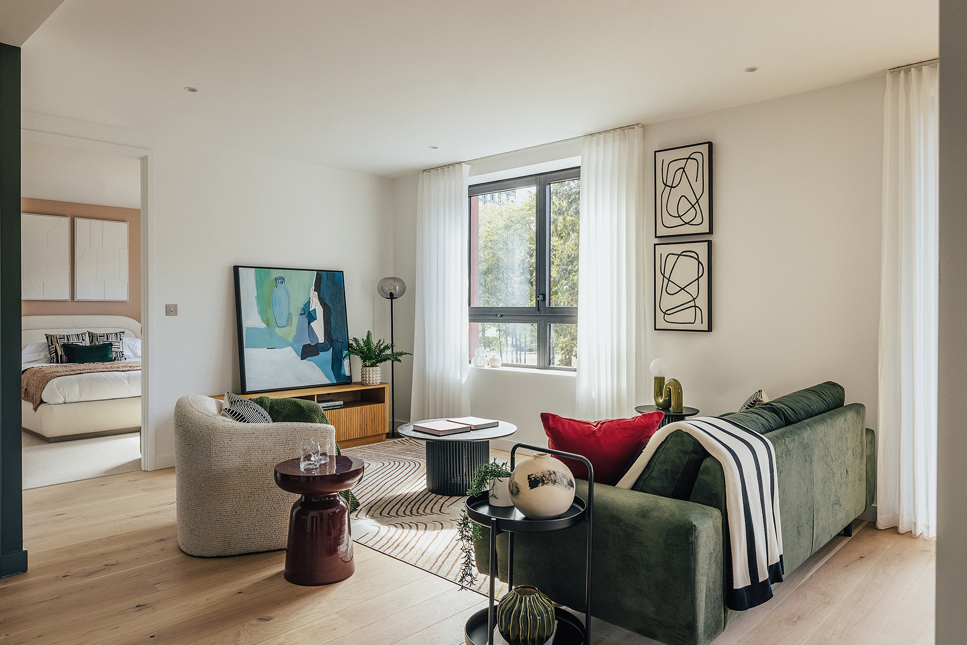 Peninsula Gardens in Greenwich offers a range of amenities with easy access to transport