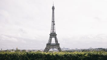 Torre Eifel. Viaja a Francia en avión charter privado. 