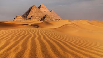 Las Piramides de Egipto y mucho más gracias a los vuelos privados de LunaGrop. 
