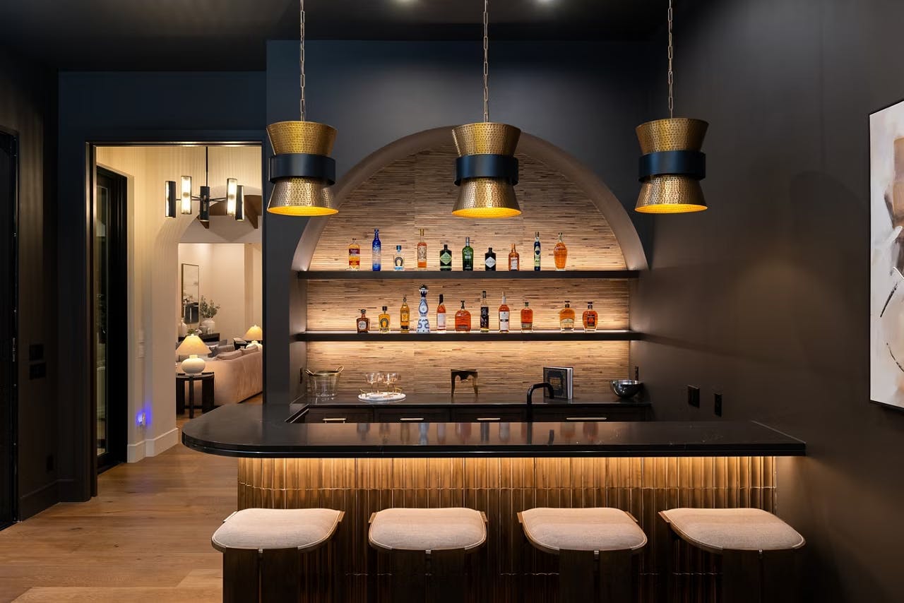 Black Charlestown surface bar countertop with rounded corner