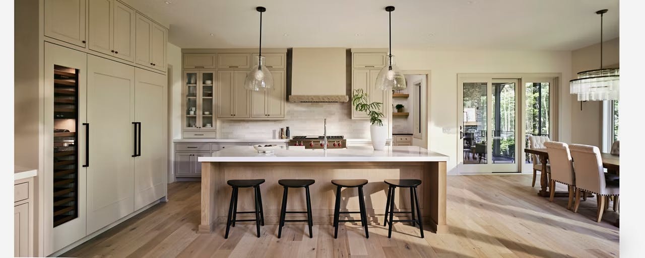 Smithfield countertop kitchen island with 4 bar stools