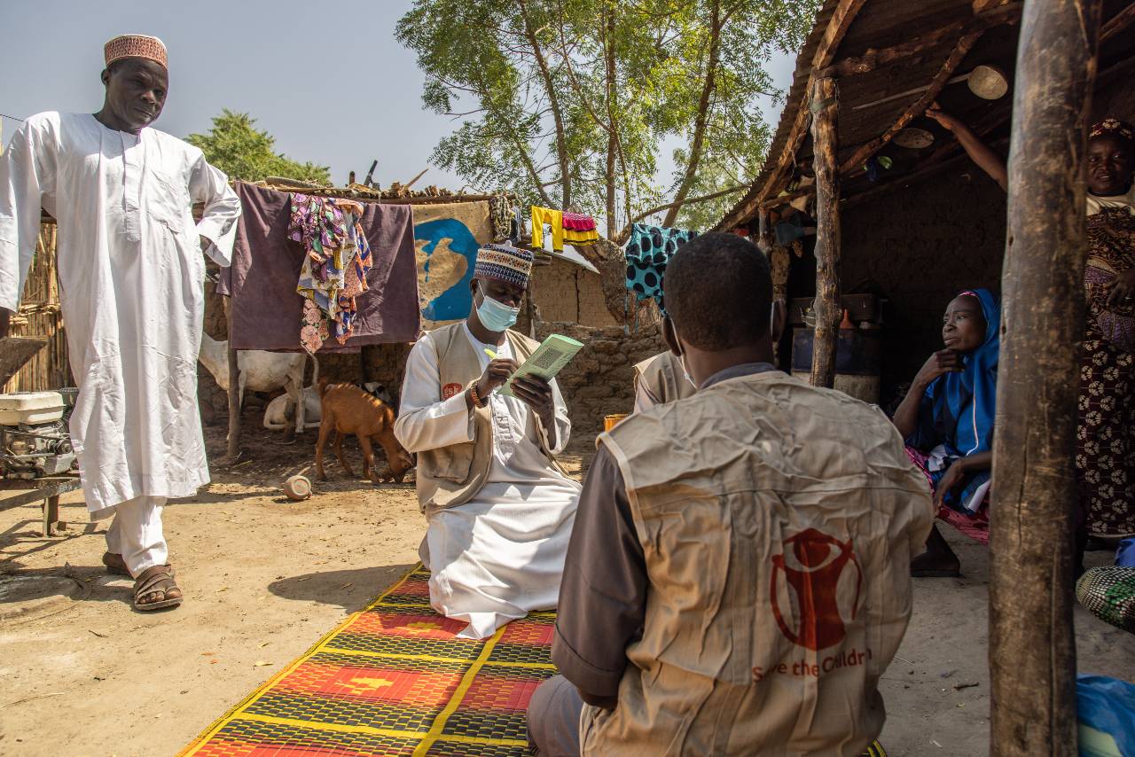 Healthworker preparing for vaccination