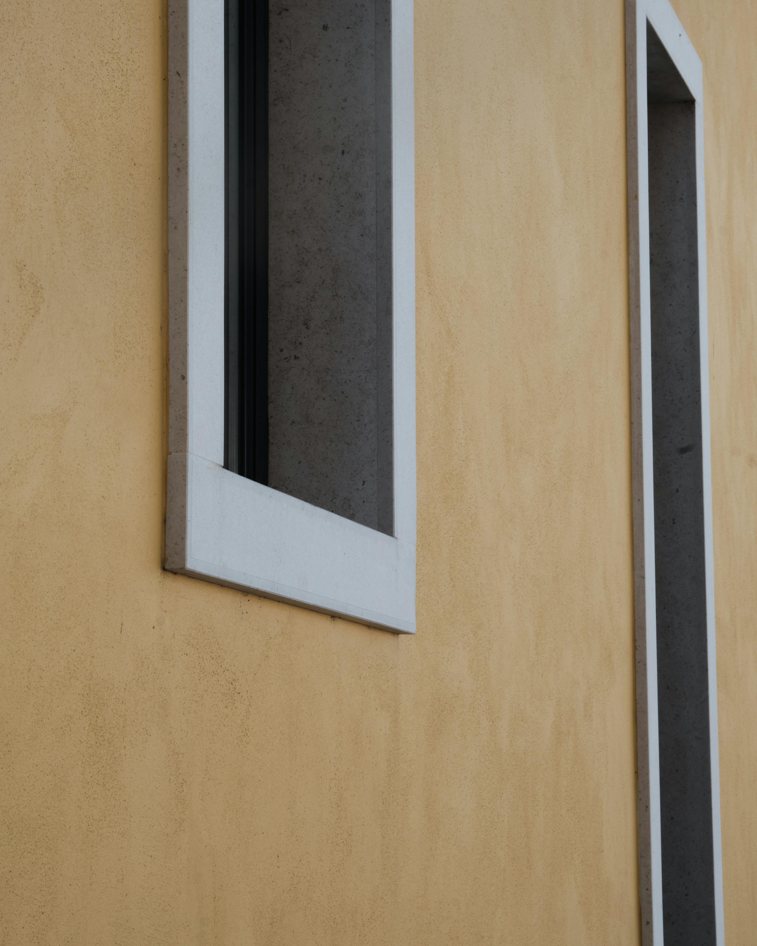 Details. Leiria, Portugal. September 2019 Photographs: Guido van Helten