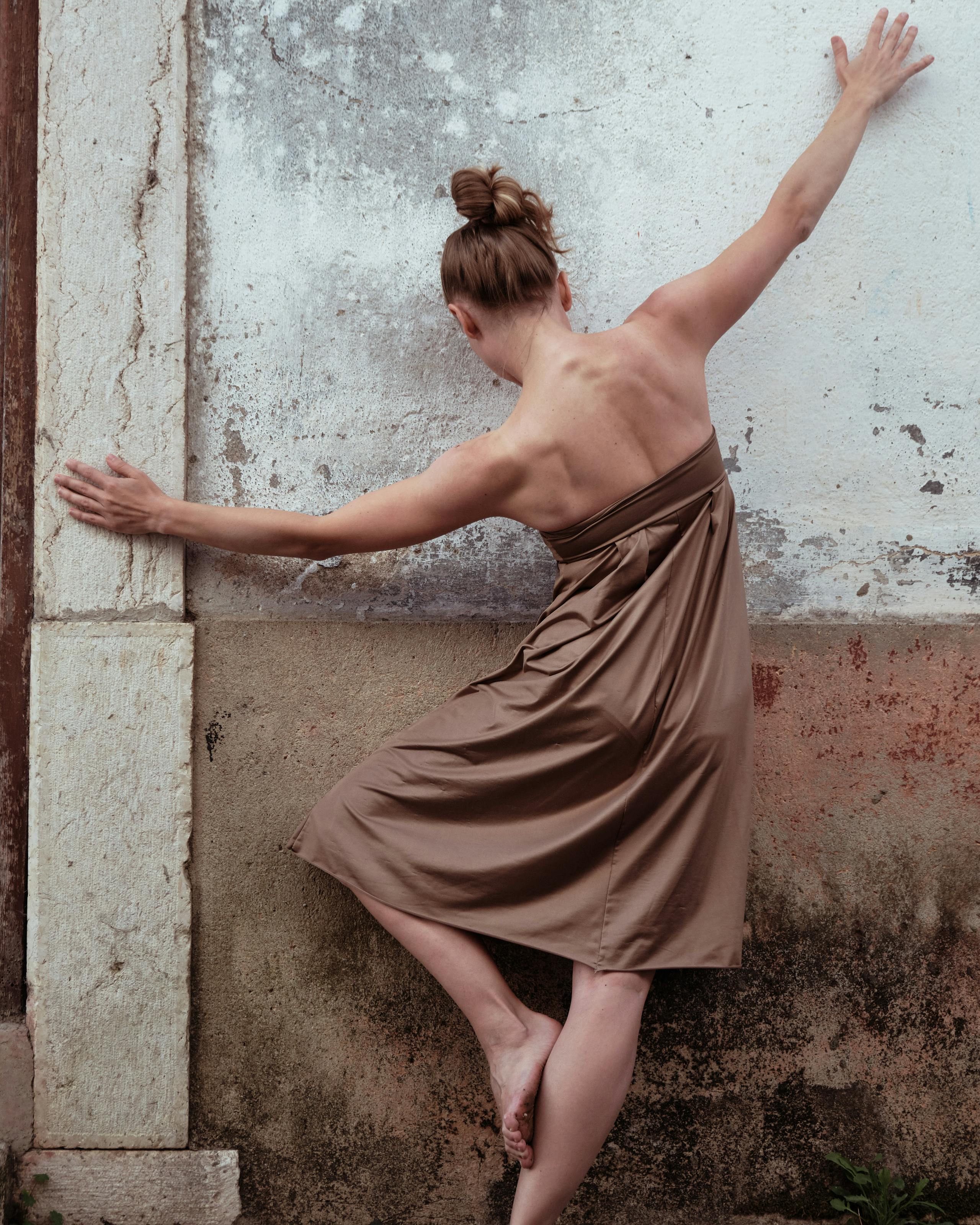 Details with Inesa Markava. Leiria, Portugal. September 2019 Photographs: Guido van Helten