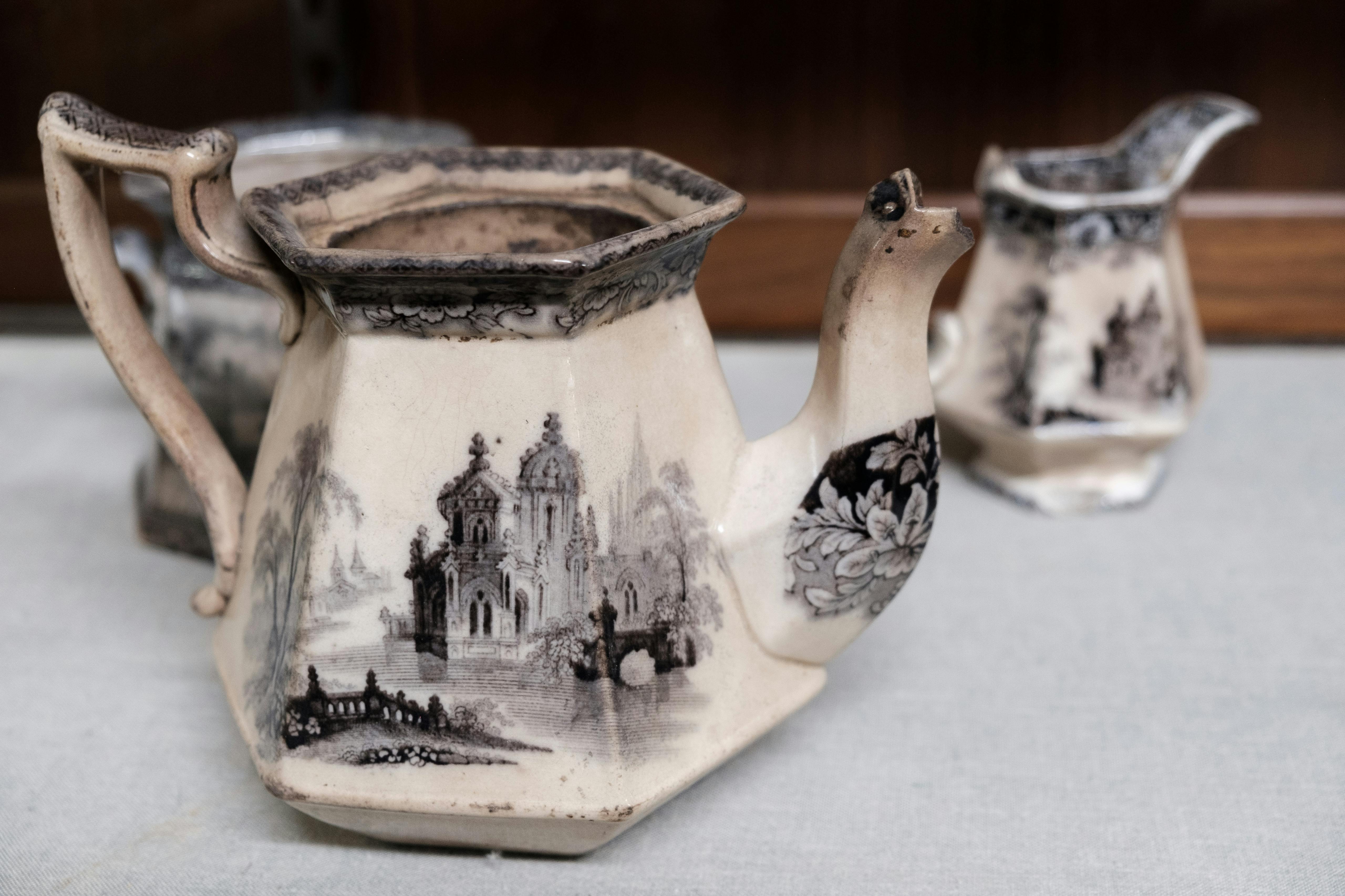 Frontier memorabilia at the Fort Museum, Fort Dodge, Iowa, USA. September 2018 Photograph: Guido van Helten