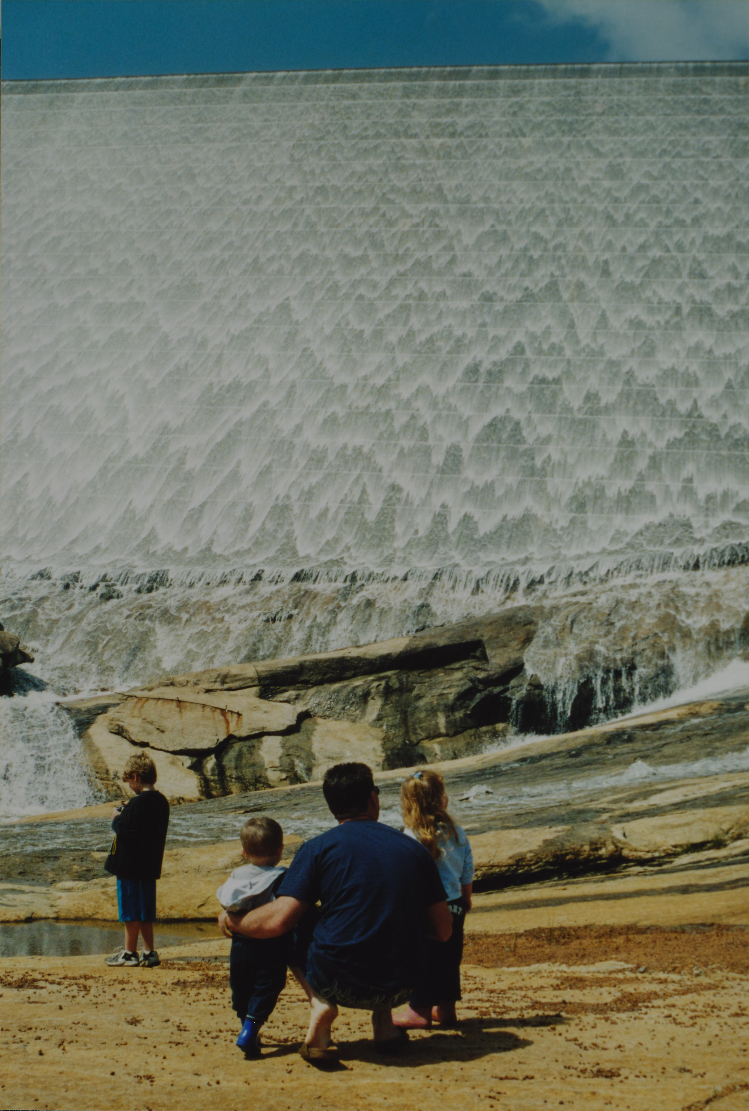 Family picture at the Wellington Dam, Western Australia, September 2020 Cain Family Archive